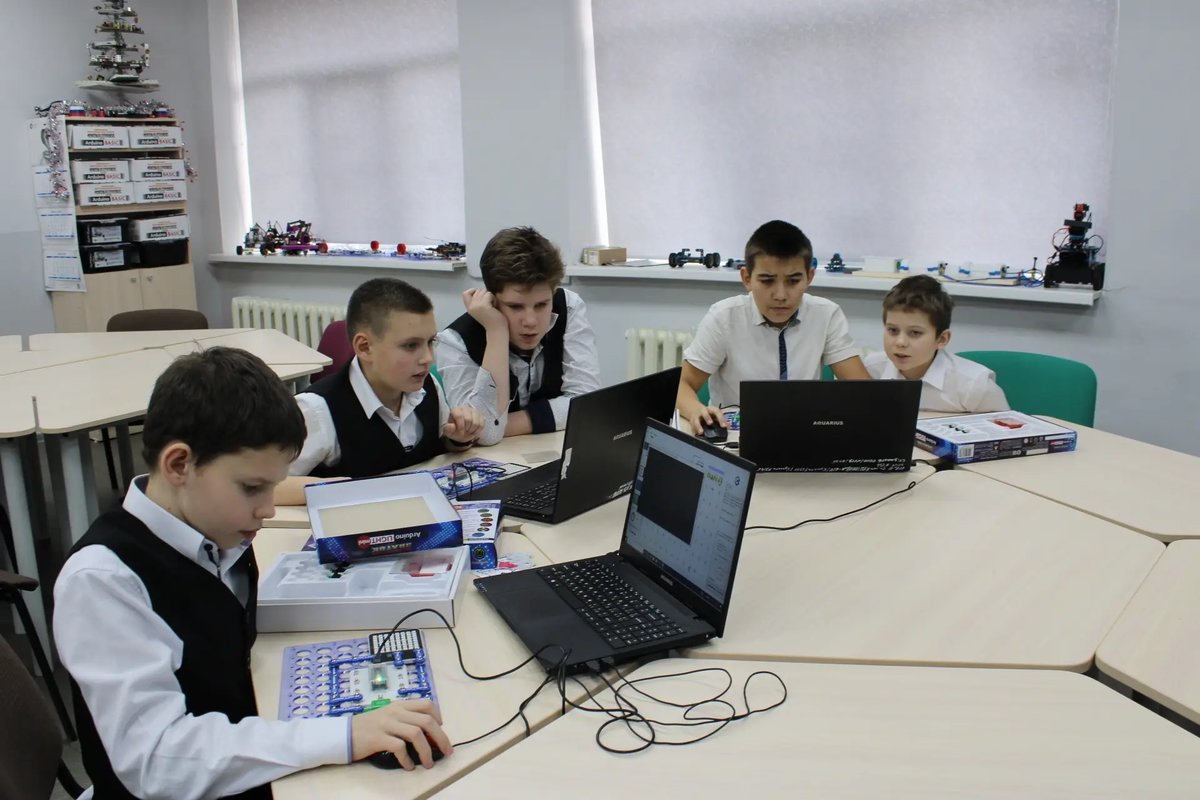 08.12.2025г. в МБОУ «Лицей №24» г.Волгодонска состоялись занятия в Центре цифрового образования детей «IT- куб»